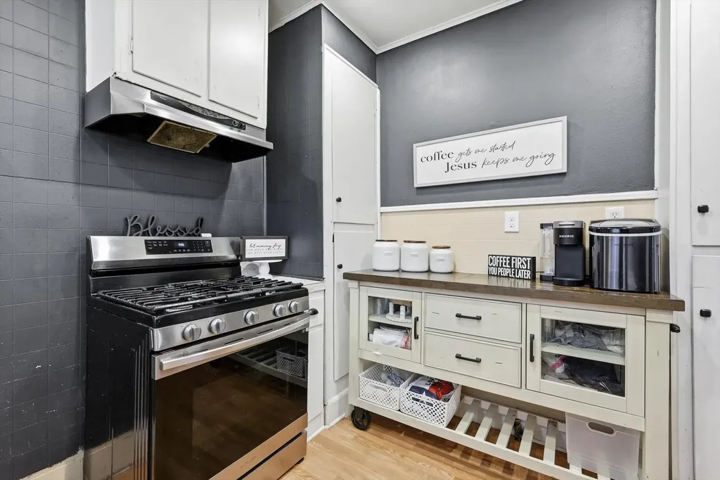 2518 Gladstone Drive Dallas TX 75211