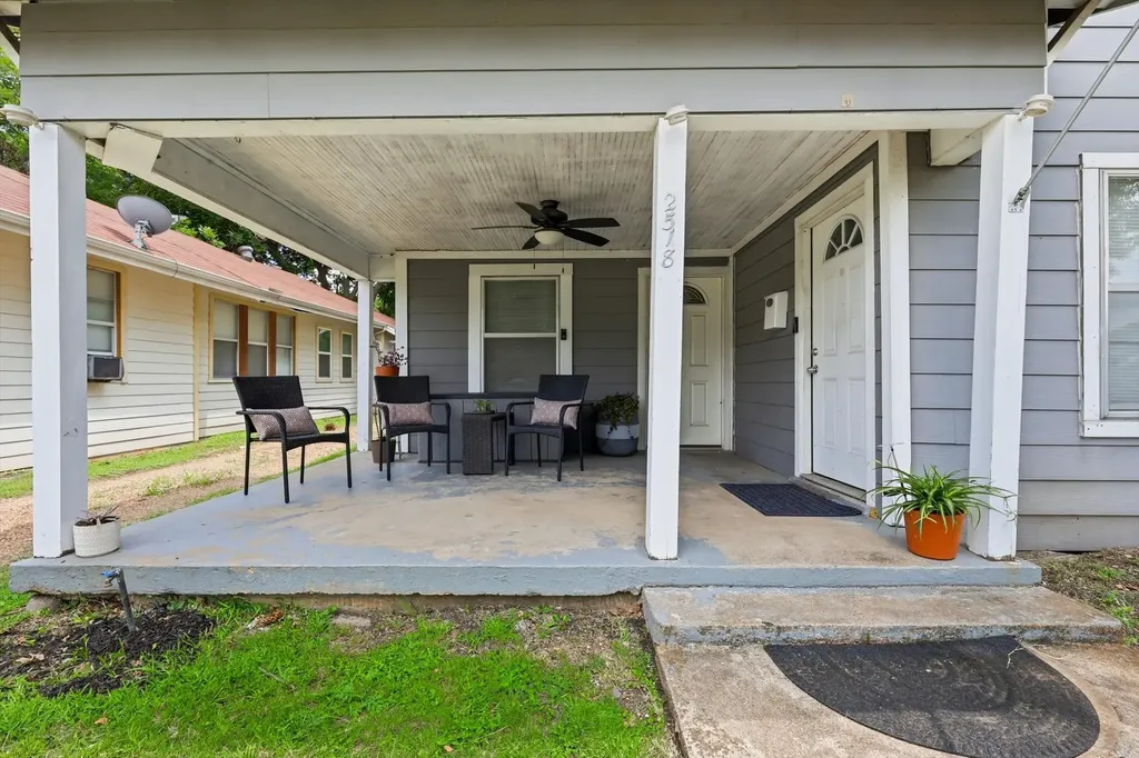 2518 Gladstone Drive Dallas TX 75211