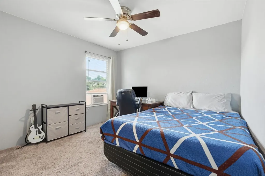 2518 Gladstone Drive Dallas TX 75211
