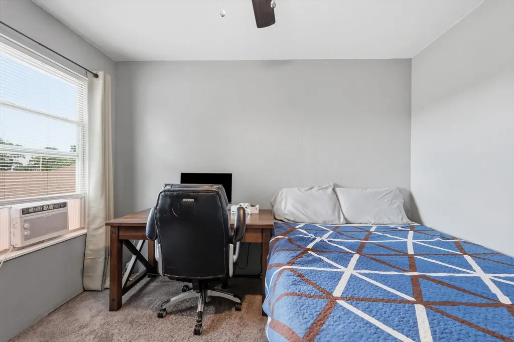 2518 Gladstone Drive Dallas TX 75211