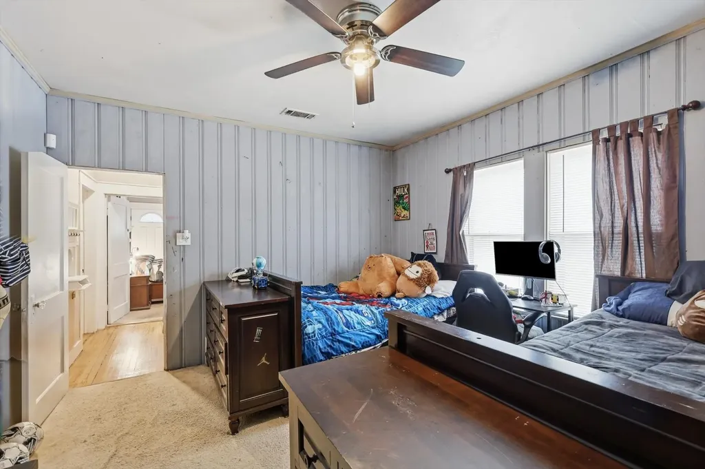 2518 Gladstone Drive Dallas TX 75211