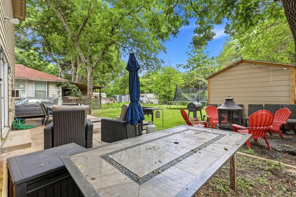 2518 Gladstone Drive Dallas TX 75211