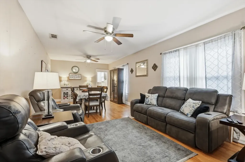 2518 Gladstone Drive Dallas TX 75211