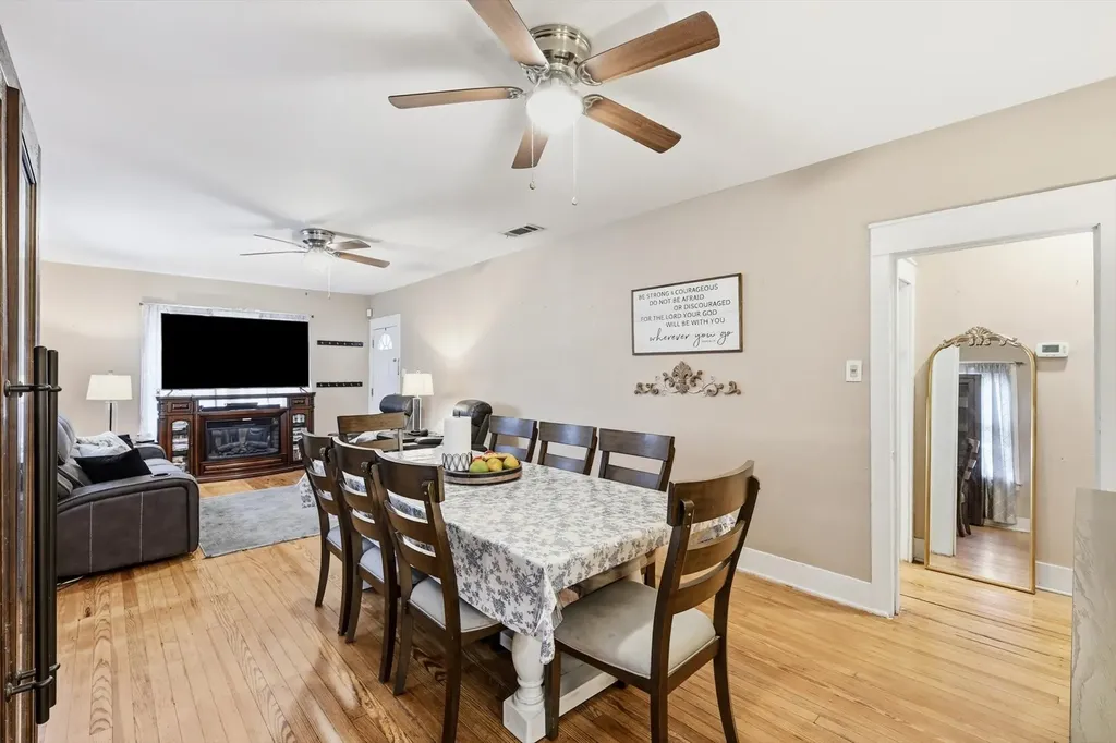 2518 Gladstone Drive Dallas TX 75211