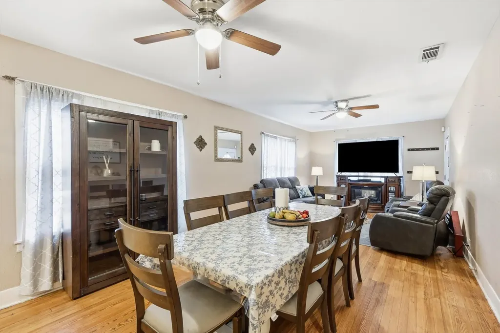 2518 Gladstone Drive Dallas TX 75211