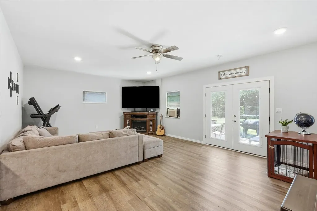 2518 Gladstone Drive Dallas TX 75211