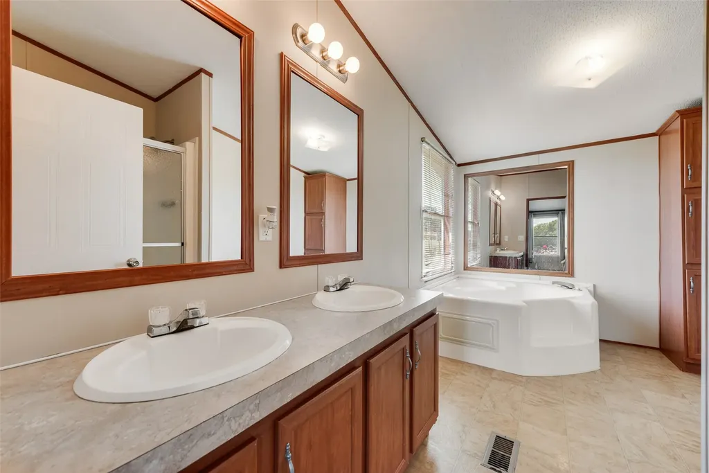 2605 Gills Crossing Court Alvarado TX 76009
