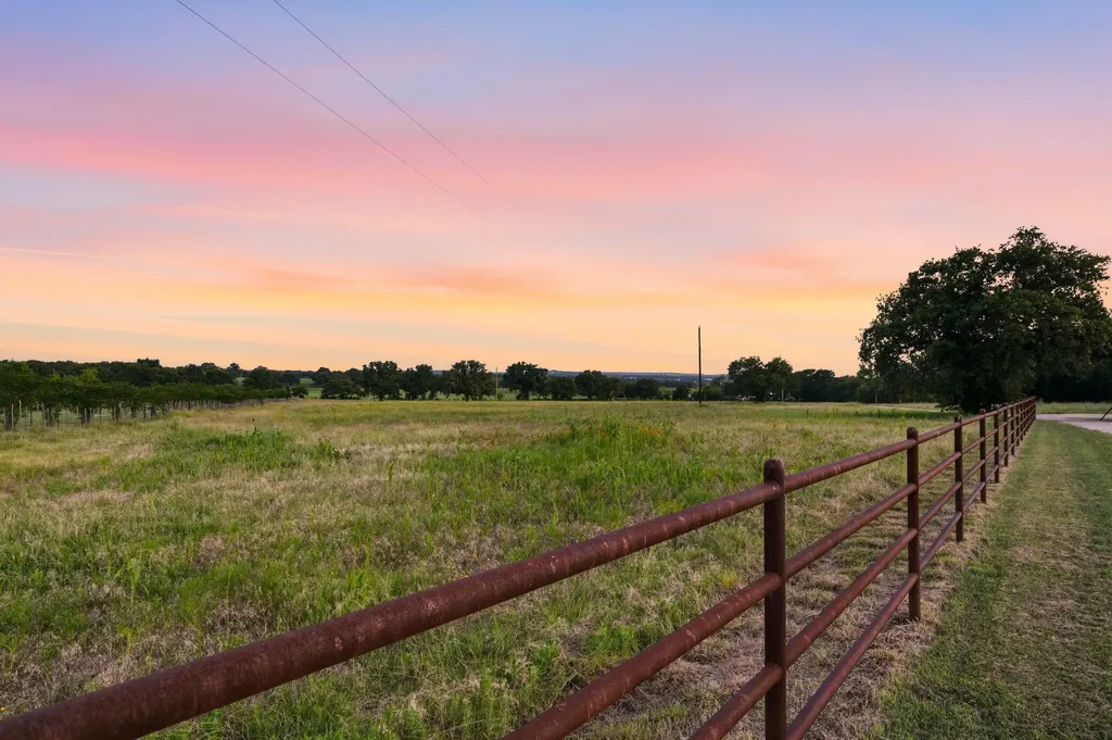 923 Natty Flat Road Lipan TX 76462