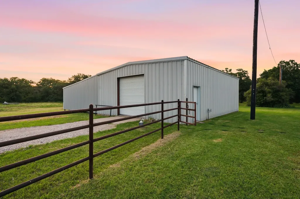 923 Natty Flat Road Lipan TX 76462