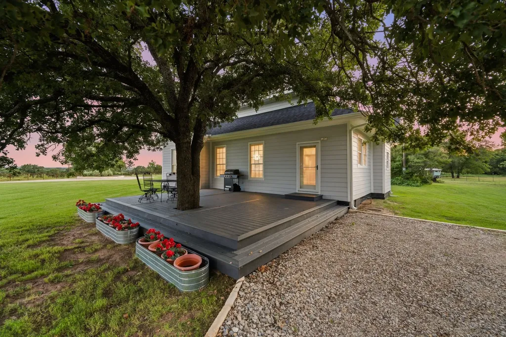 923 Natty Flat Road Lipan TX 76462