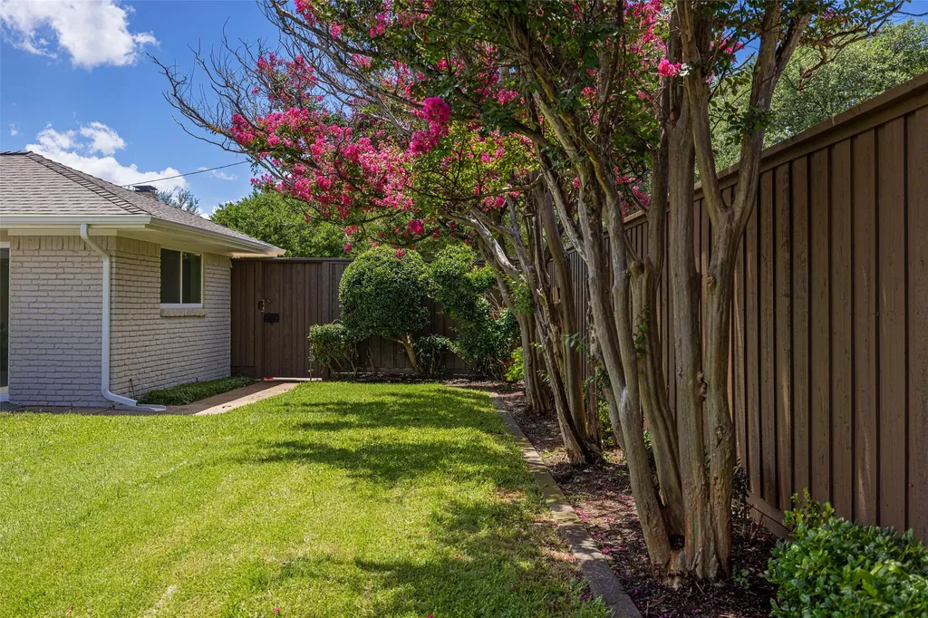 4565 Forest Bend Road Dallas TX 75244