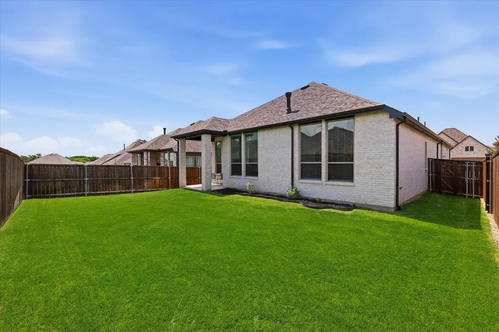 9521 Leisure Pace Lane Oak Point TX 75068