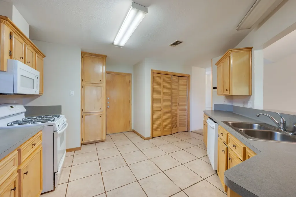 2007 Sandalwood Lane Bryan TX 77807
