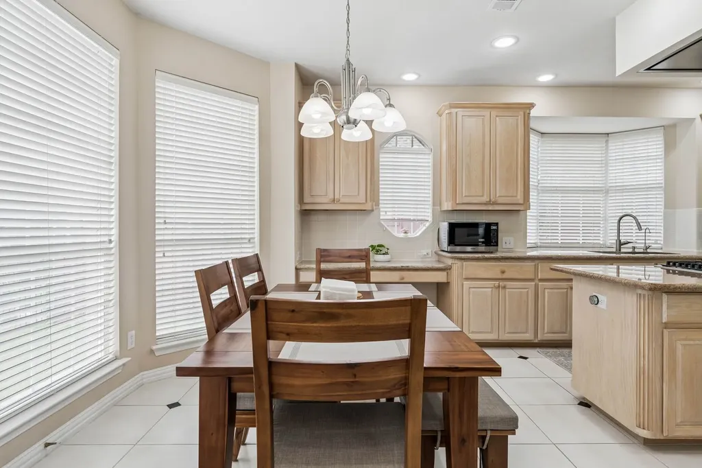 1649 Mcgee Lane Carrollton TX 75010