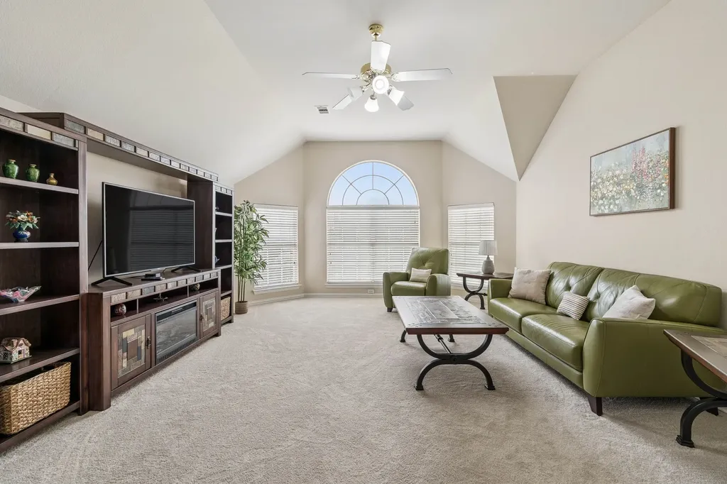 1649 Mcgee Lane Carrollton TX 75010