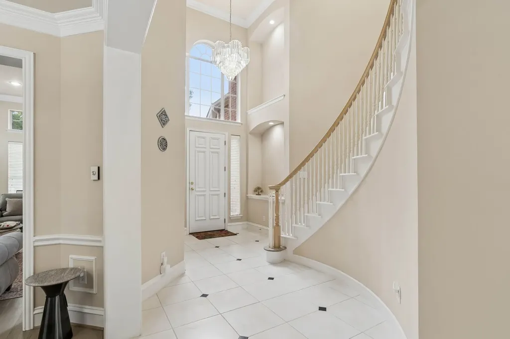1649 Mcgee Lane Carrollton TX 75010