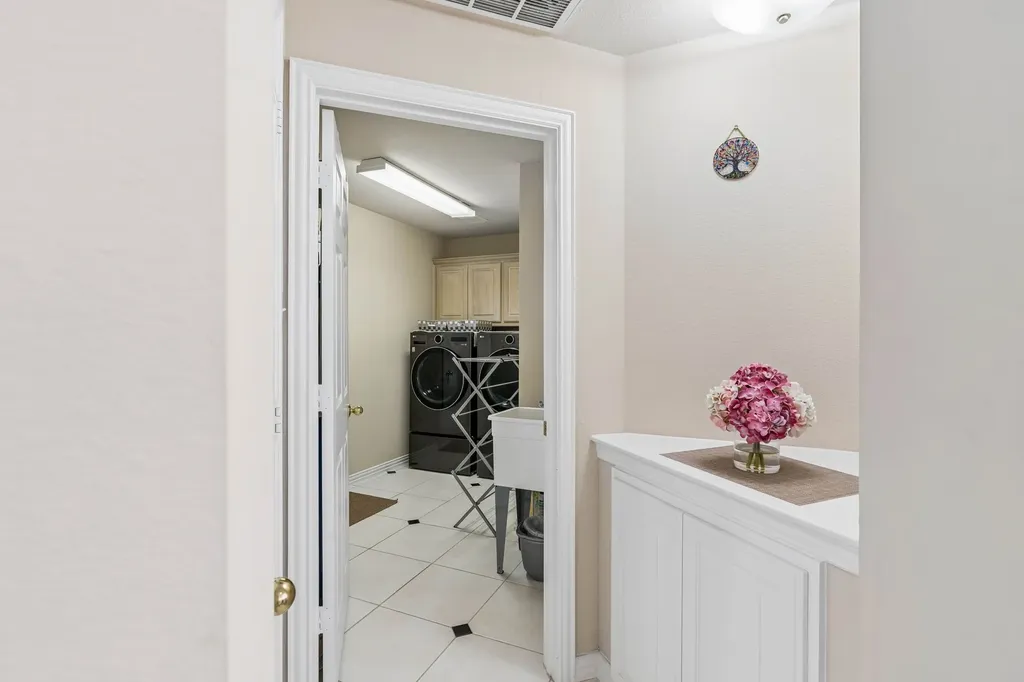 1649 Mcgee Lane Carrollton TX 75010