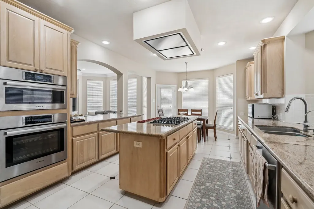 1649 Mcgee Lane Carrollton TX 75010