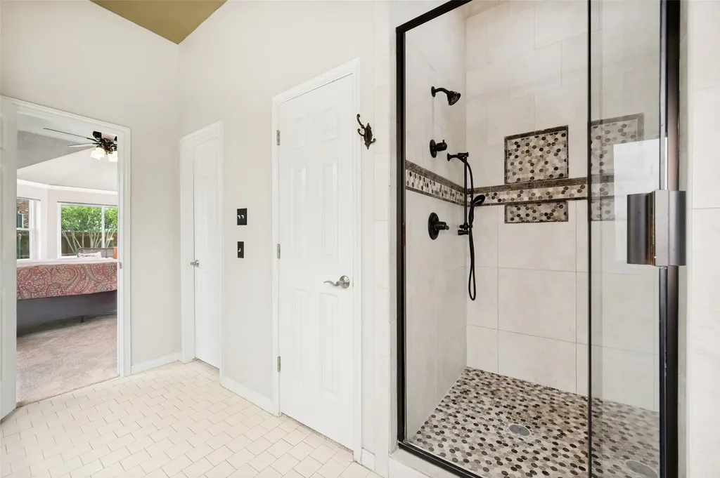 2119 Shumard Oak Lane Irving TX 75063
