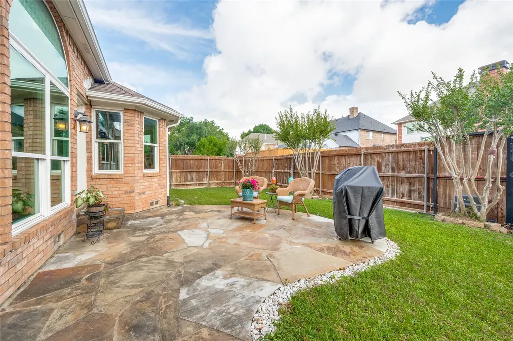2119 Shumard Oak Lane Irving TX 75063