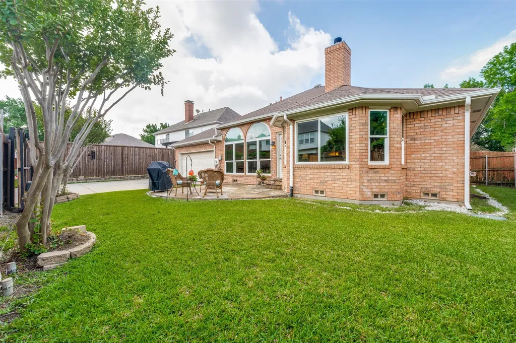 2119 Shumard Oak Lane Irving TX 75063