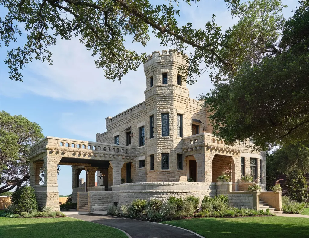 Waco TX, 3300 Austin Avenue