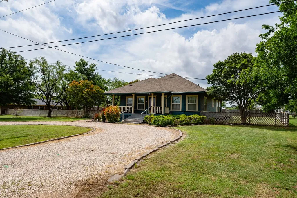 911 23rd Street Anson TX 79501