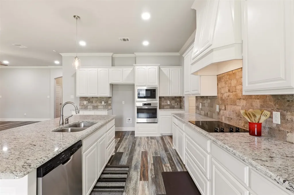 127 Preakness Drive Willow Park TX 76087