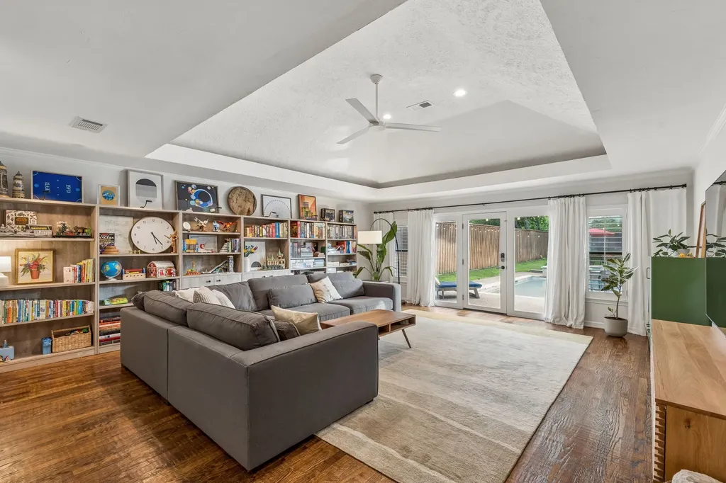 17429 Marianne Circle Dallas TX 75252