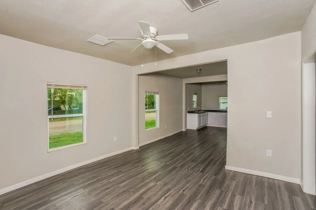 2402 Summer Avenue Waco TX 76708