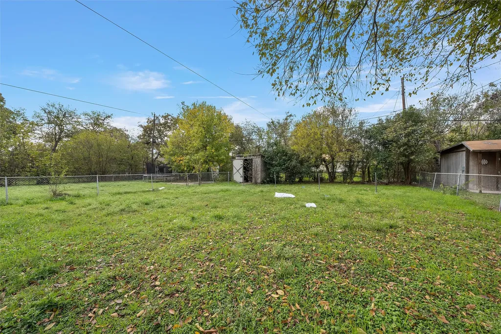 1905 Bell Street Waco TX 76711