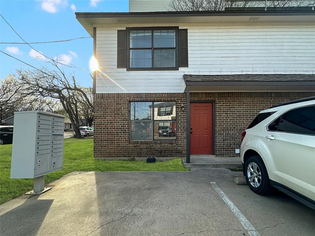 922 Fannin Street Denton TX 76201
