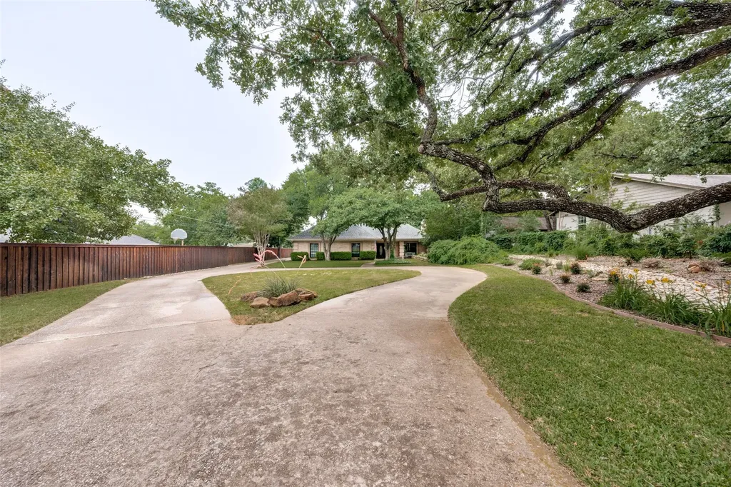 9004 Martin Drive North Richland Hills TX 76182