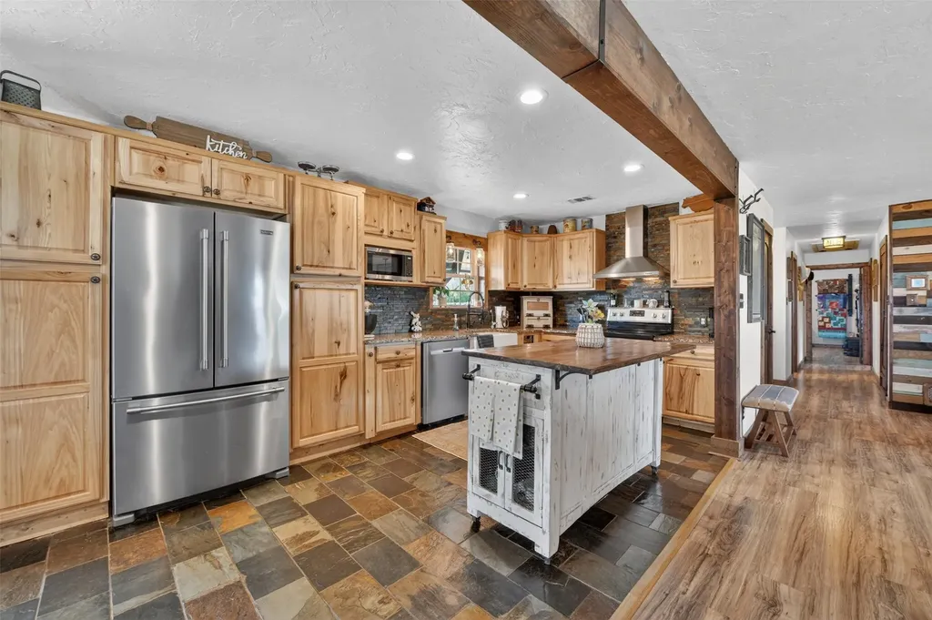 1102 Old Base Road Aurora TX 76078