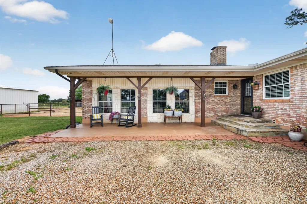 1102 Old Base Road Aurora TX 76078