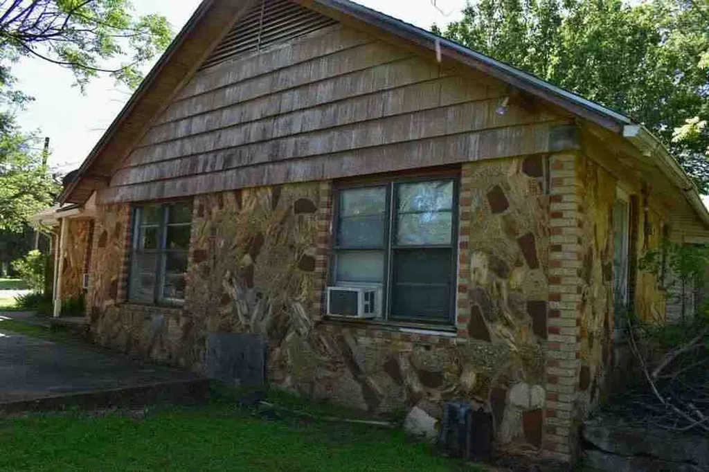 112 2nd Street Keene TX 76059