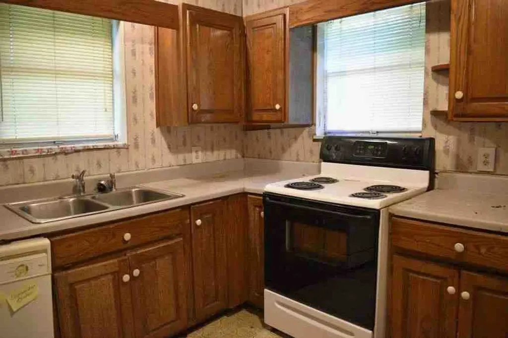112 2nd Street Keene TX 76059