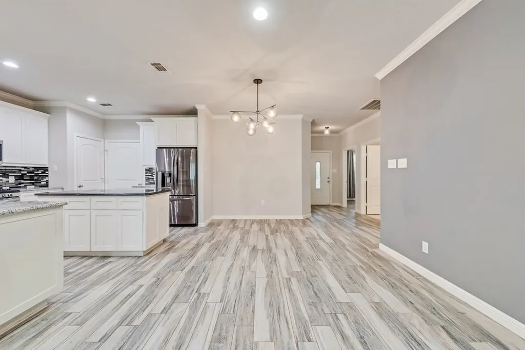 5420 Meandering Road River Oaks TX 76114