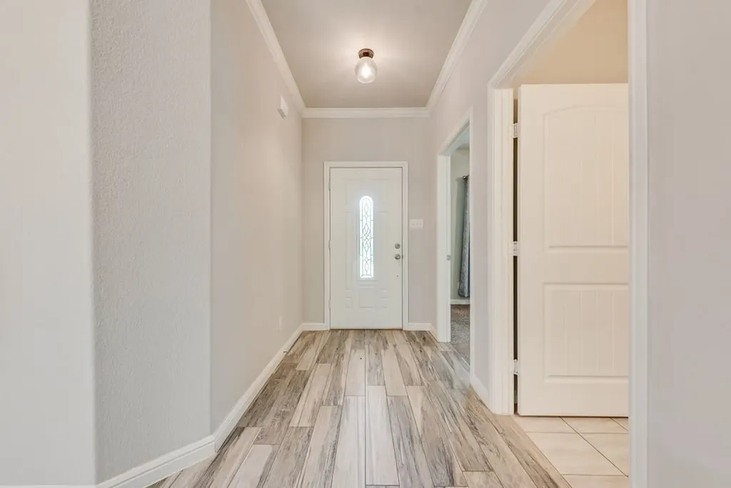5420 Meandering Road River Oaks TX 76114
