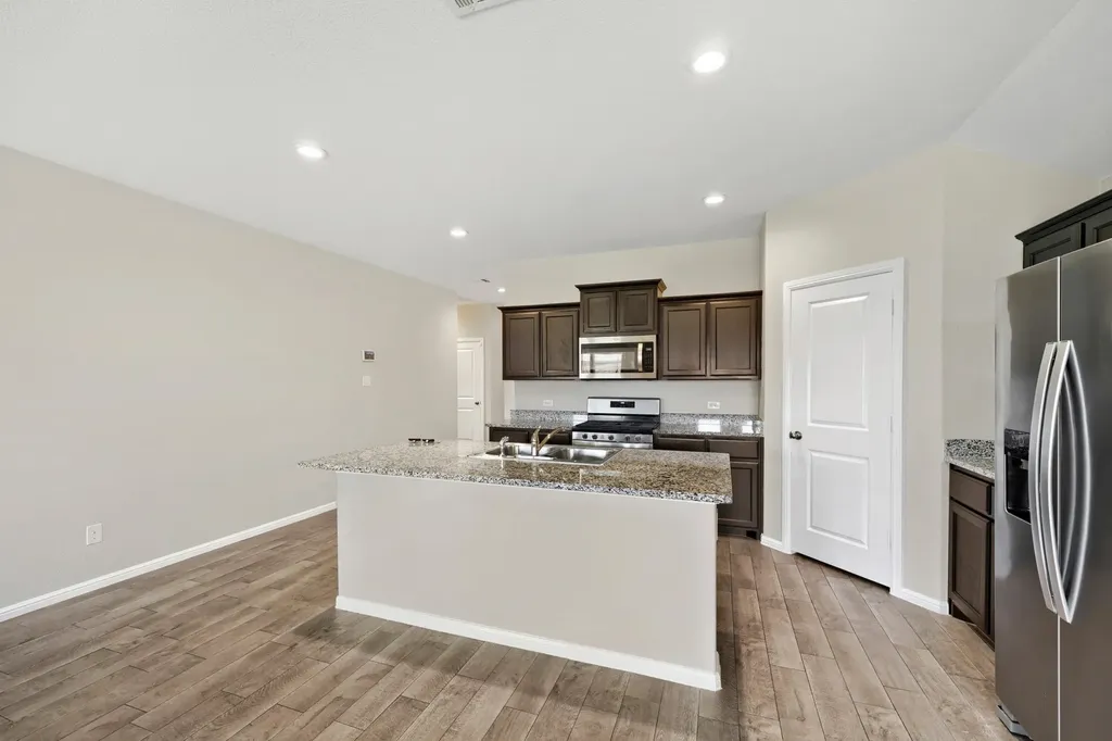 6140 Blacksmith Avenue Fort Worth TX 76179