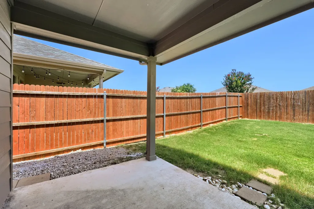 6140 Blacksmith Avenue Fort Worth TX 76179