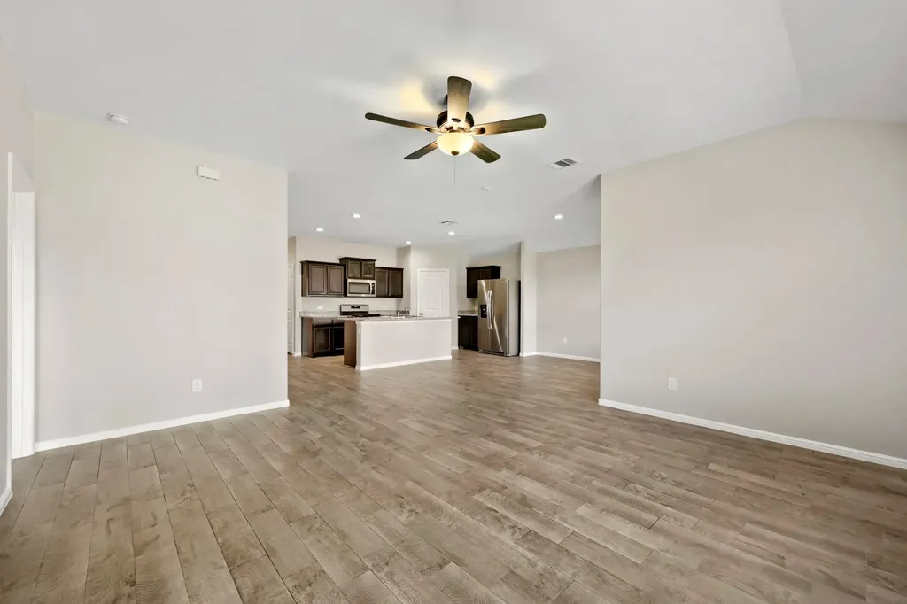 6140 Blacksmith Avenue Fort Worth TX 76179