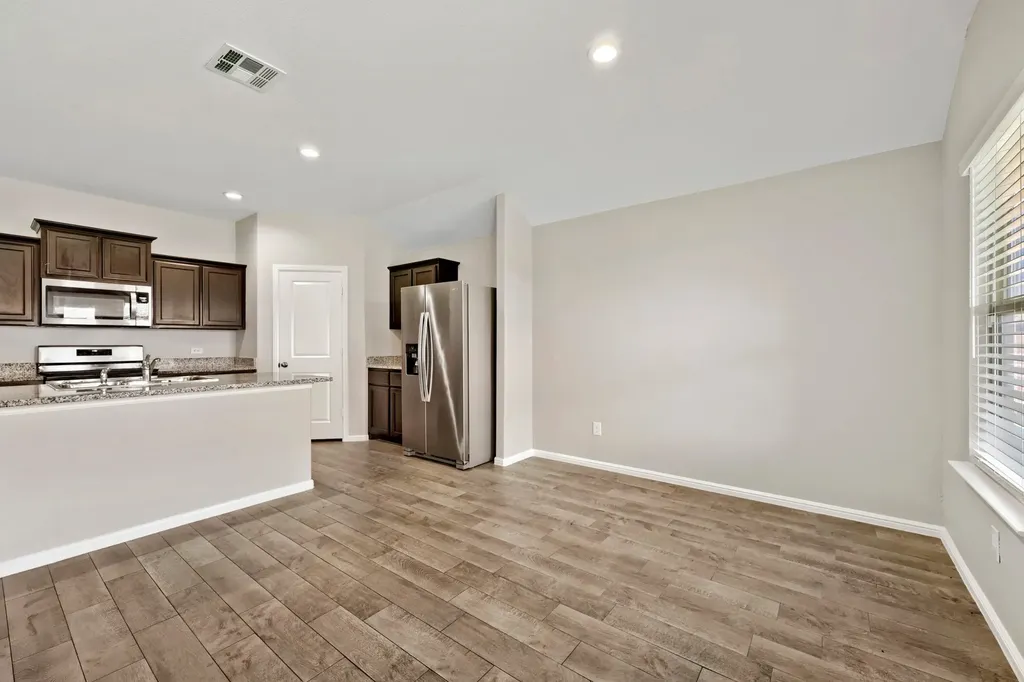 6140 Blacksmith Avenue Fort Worth TX 76179