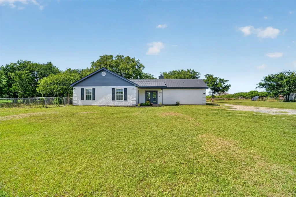 1301 County Road 705 Joshua TX 76058