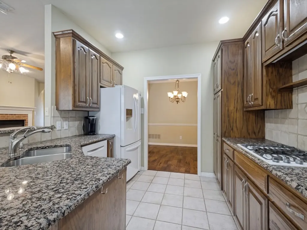 1117 Ellison Park Circle Denton TX 76205