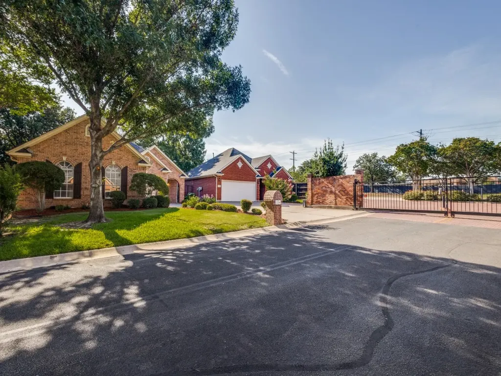 1117 Ellison Park Circle Denton TX 76205