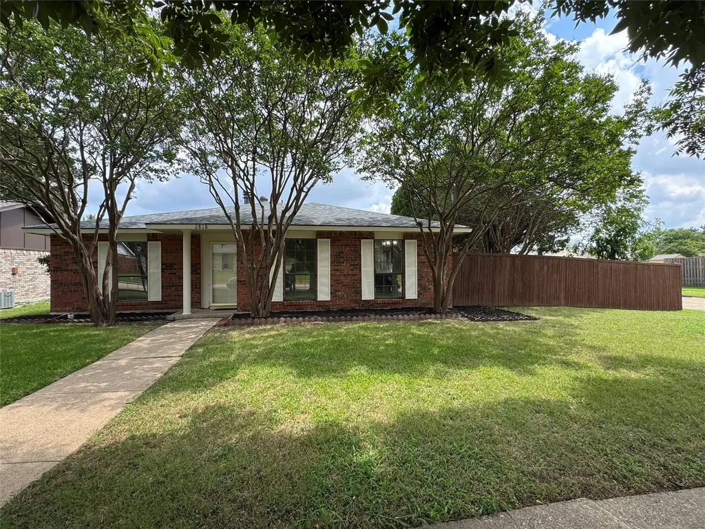 2818 Gayle Drive Garland TX 75044