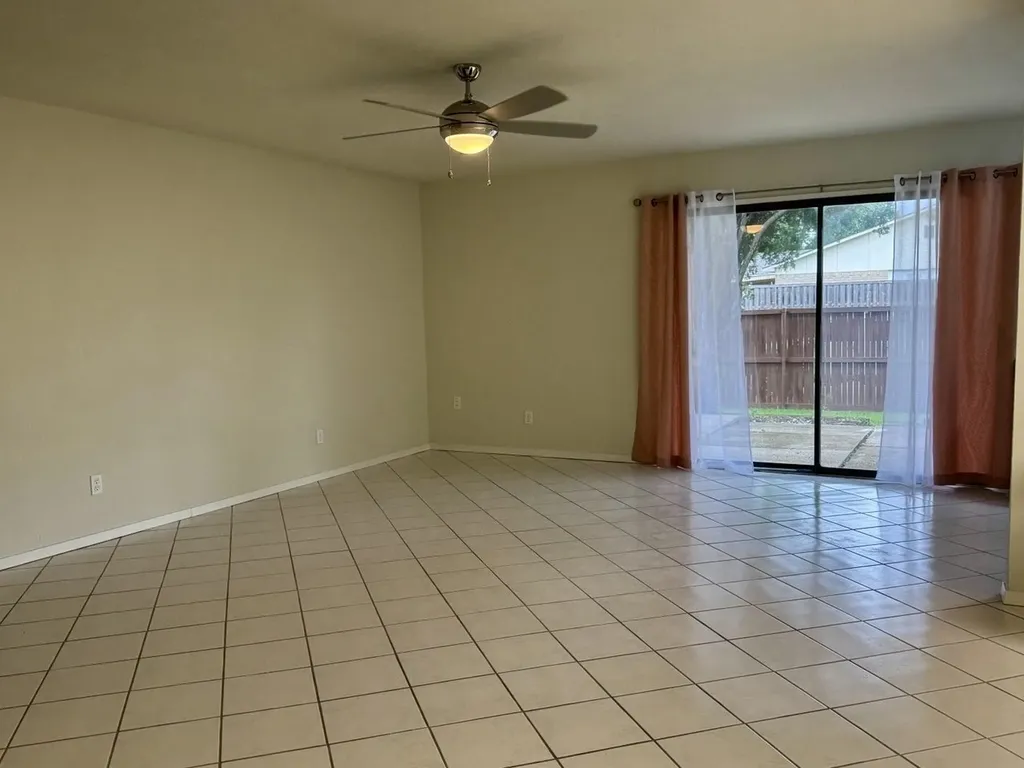 2818 Gayle Drive Garland TX 75044
