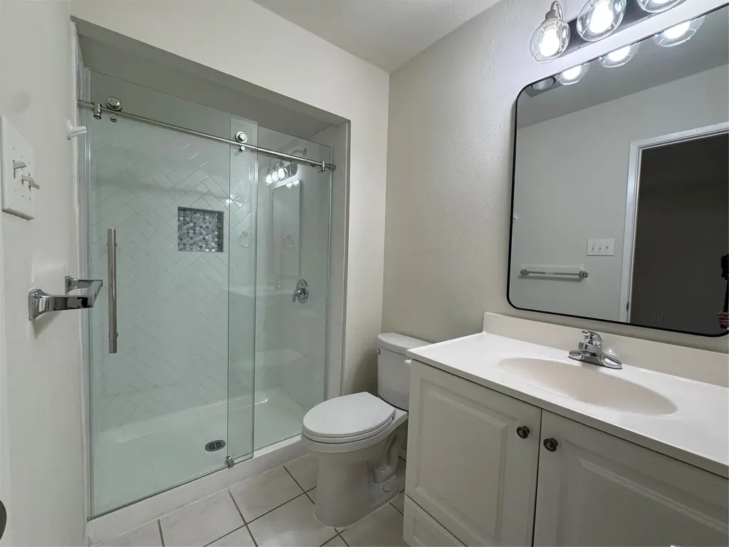 2818 Gayle Drive Garland TX 75044