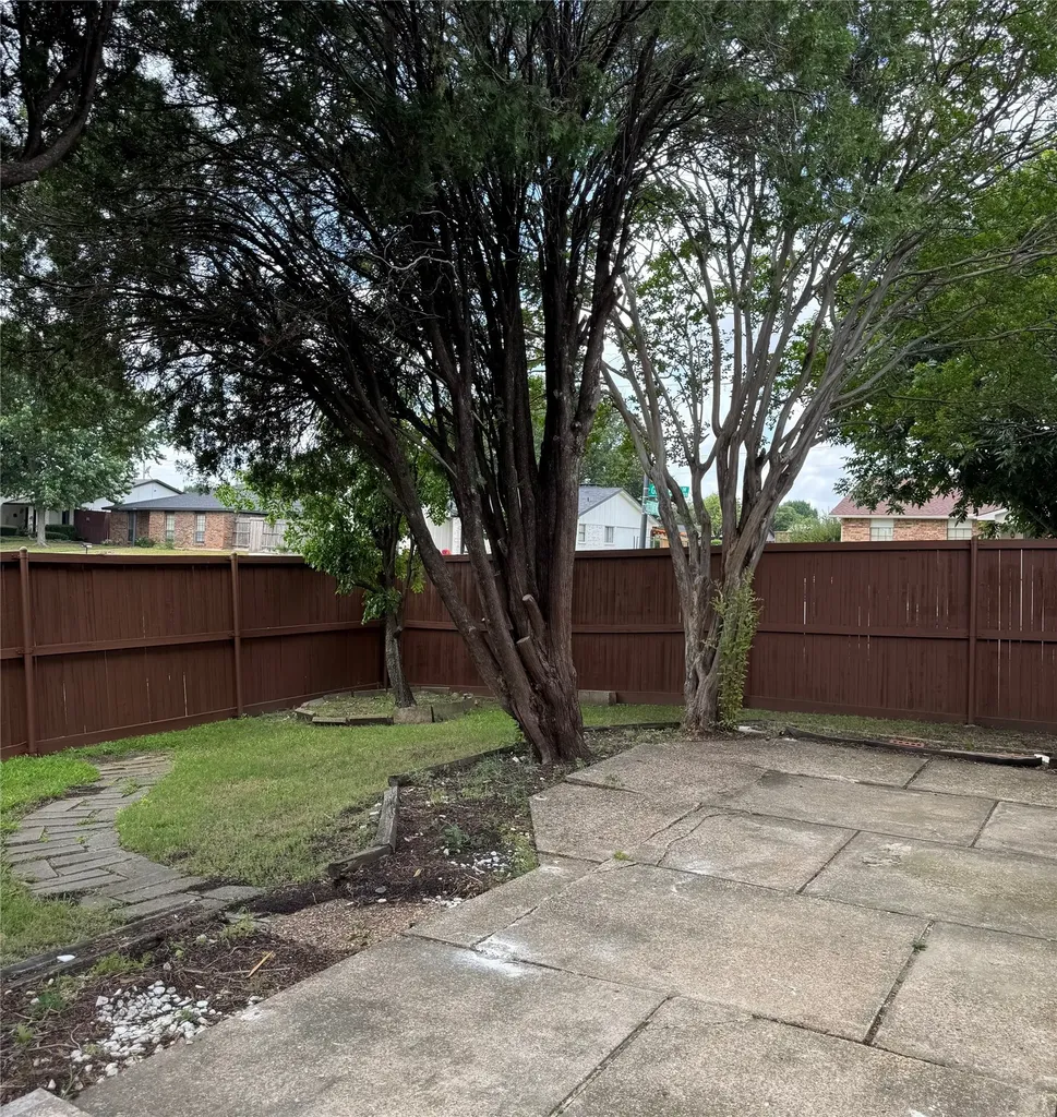 2818 Gayle Drive Garland TX 75044